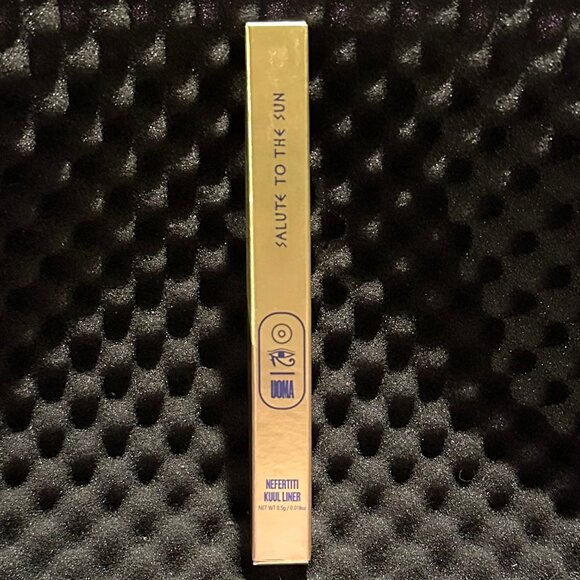 UOMA Salute to the Sun - Nefertiti Kuul Eyeliner - Picture 3 of 9
